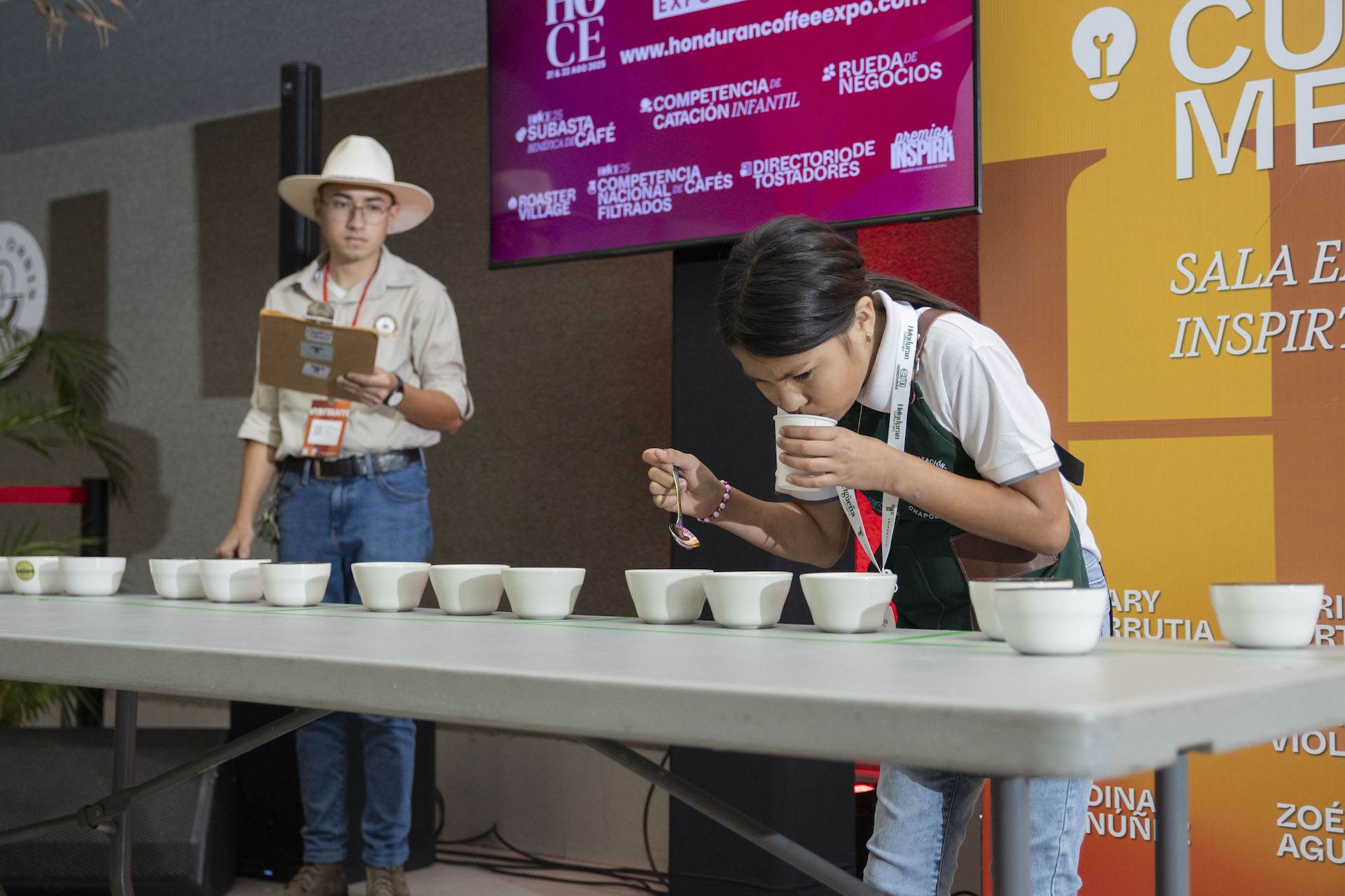 Juventud Cafetera: Una Nueva Generación que Reinventa el Campo