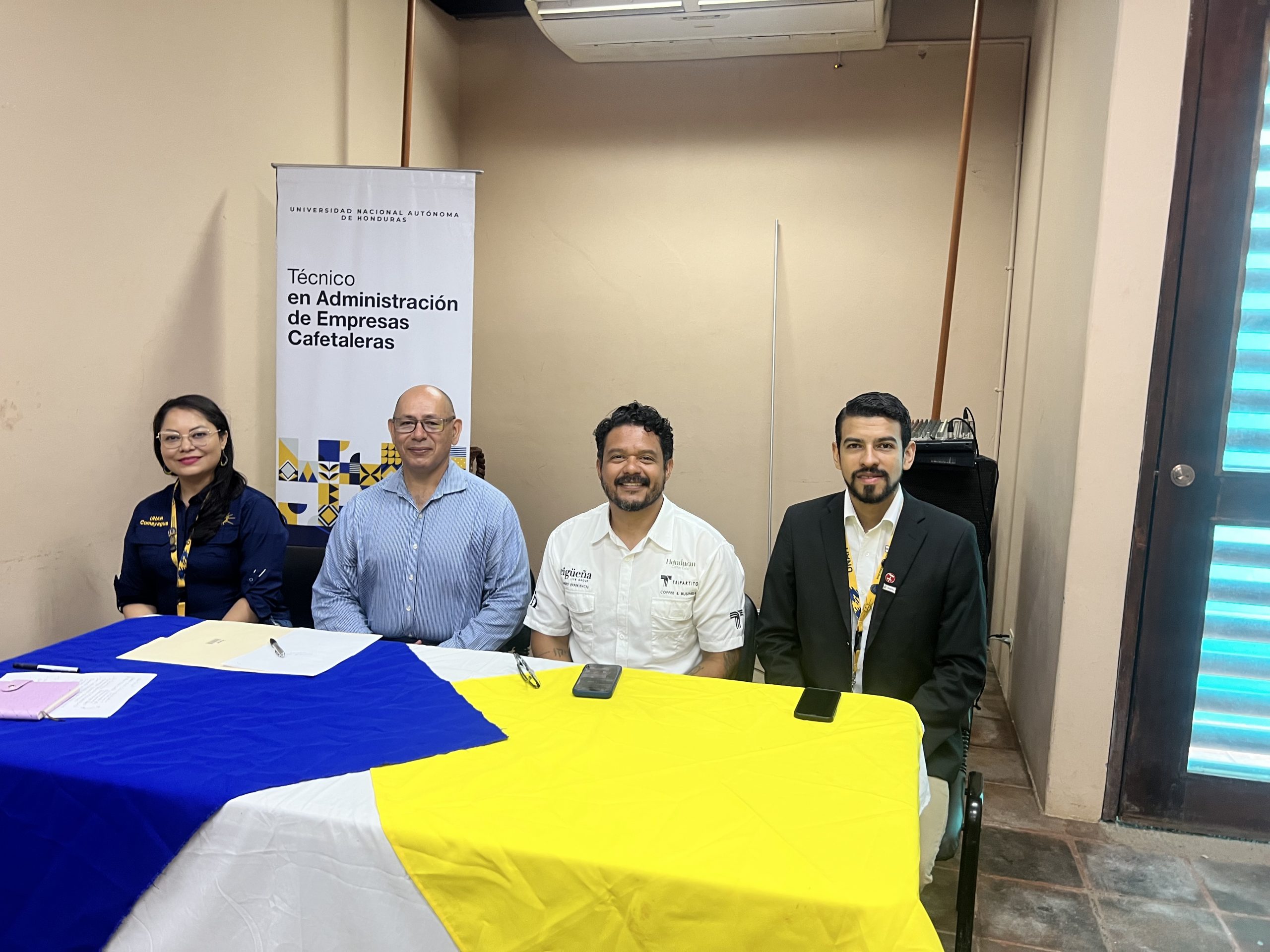 Honduran Coffee Expo 2026 y UNAH Campus Comayagua fortalecen la formación a través de “Cultiva tu Mente”
